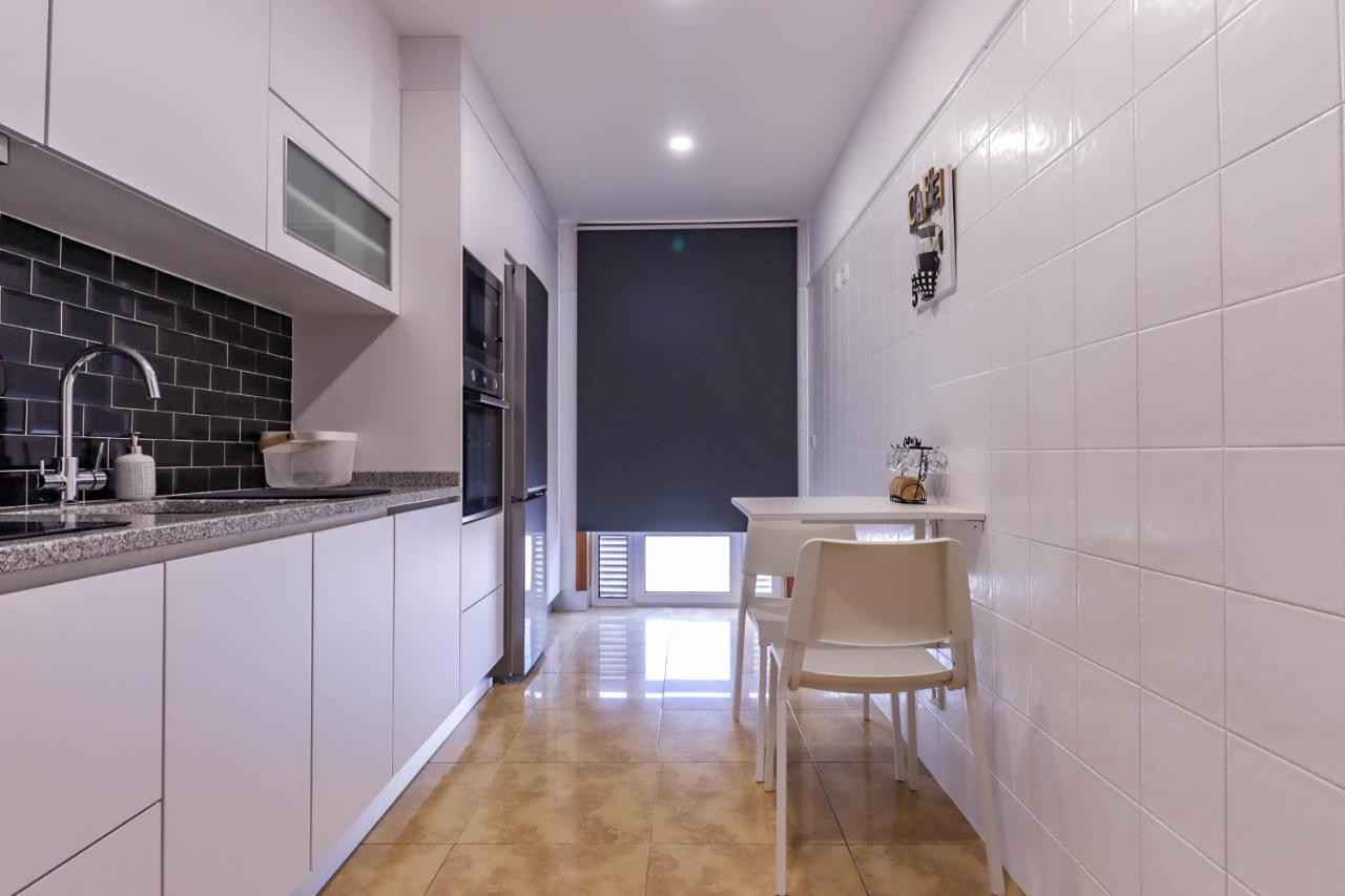 Flor Do Mar - Spacious Apartment With Balcony Vila Praia de Ancora Ngoại thất bức ảnh